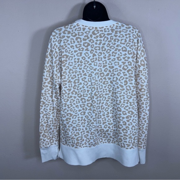MEDIUM TIME AND TRU WHITE BEIGE LEOPARD ANIMAL PRINT SWEATSHIRT LONG SLEEVE - Picture 5 of 10